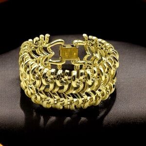 Vintage Coro Pegasus Gold Tone Wide Fancy Link Bracelet w/Safety Chain 7"